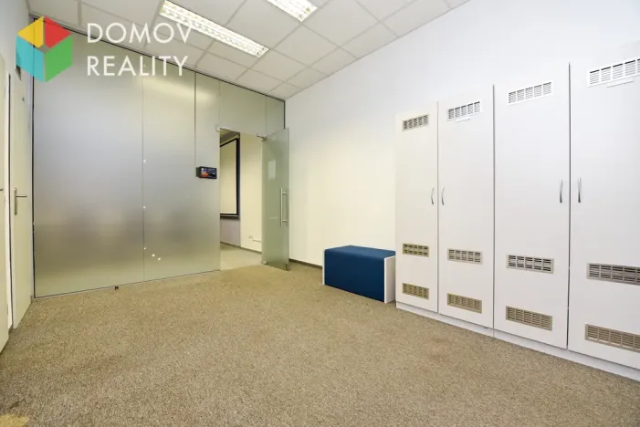 Pronájem kanceláře, Zdice - Černín, 1050 m2