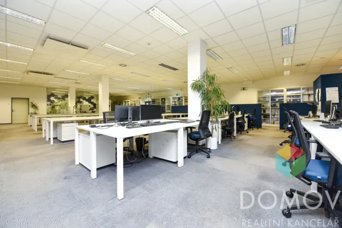 Pronájem kanceláře, Zdice - Černín, 525 m2