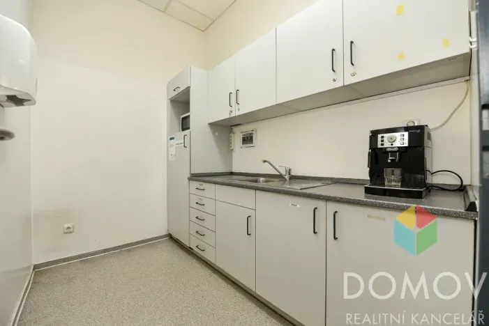Pronájem kanceláře, Zdice - Černín, 525 m2