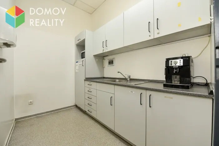 Pronájem kanceláře, Zdice - Černín, 525 m2