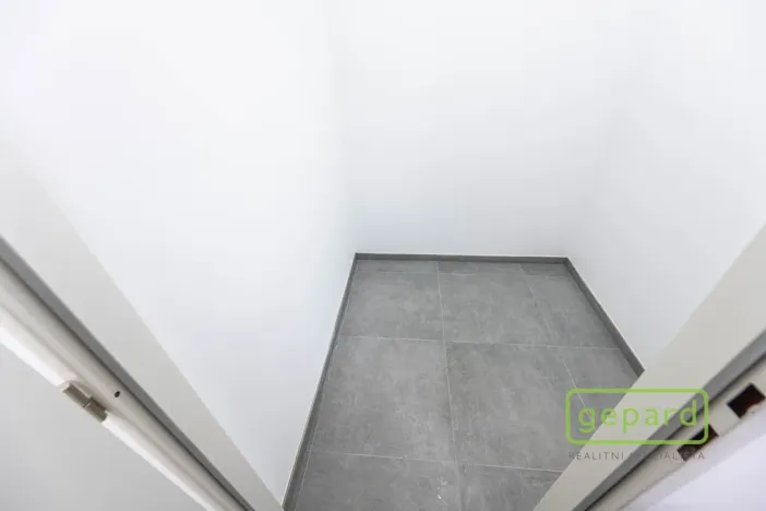 Pronájem bytu 1+kk, Praha, Danielova, 34 m2