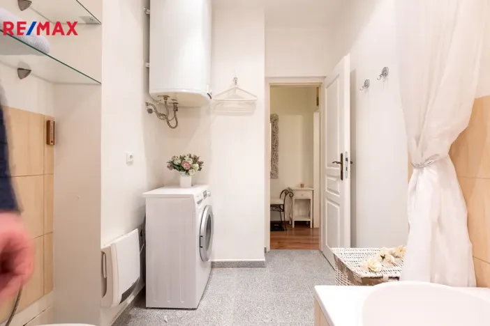 Pronájem bytu 2+kk, Karlovy Vary, K. Čapka, 48 m2