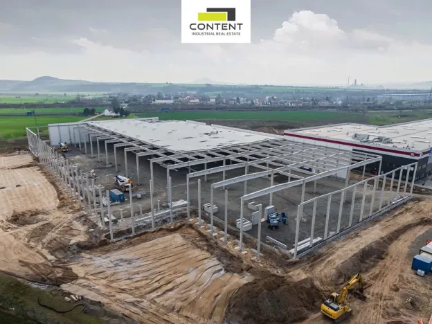 Pronájem skladu, Lovosice, 8330 m2