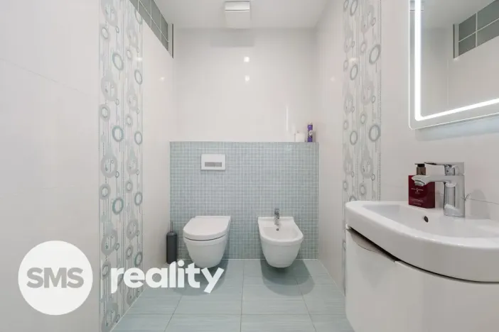 Pronájem atypického bytu, Brno - Štýřice, Pražákova, 332 m2