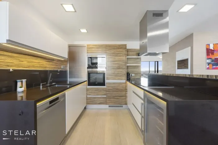 Pronájem atypického bytu, Brno - Štýřice, Pražákova, 332 m2