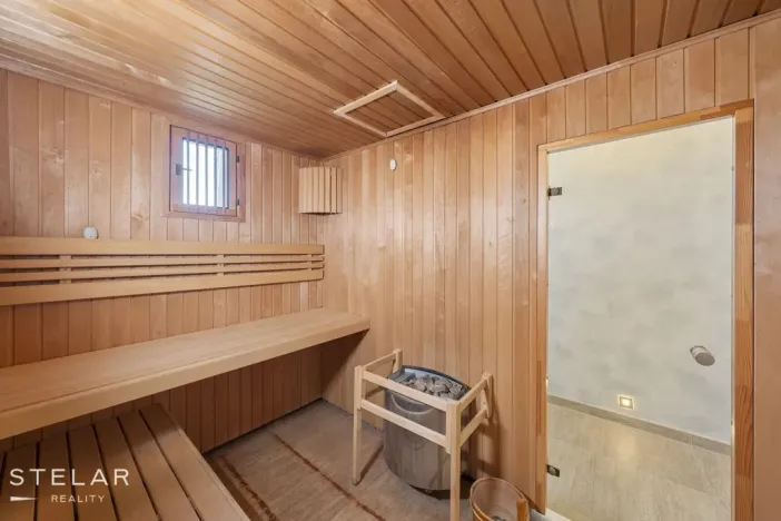 Pronájem atypického bytu, Brno - Štýřice, Pražákova, 332 m2
