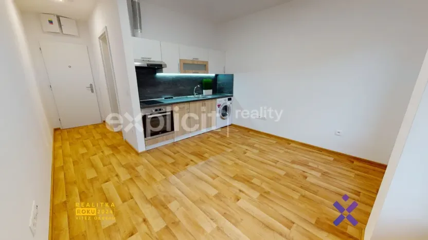 Pronájem bytu 1+kk, Zlín, Lorencova, 22 m2