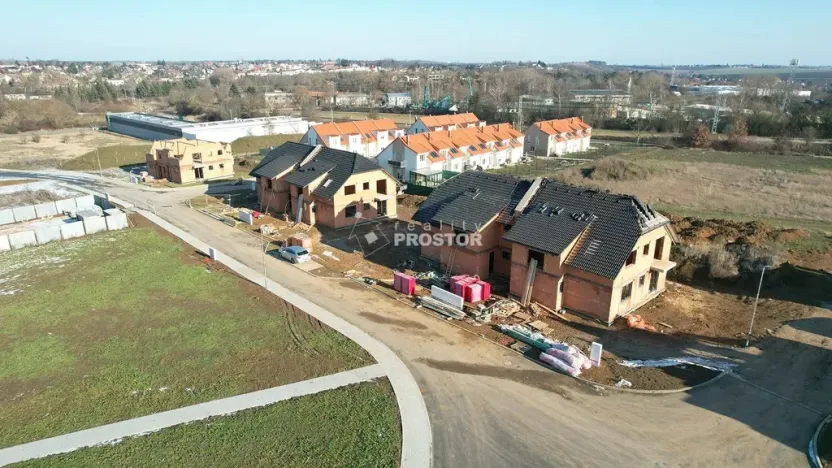 Prodej bytu 2+kk, Nučice, U zastávky, 60 m2