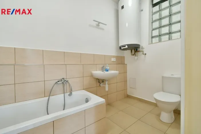 Pronájem bytu 3+1, Nová Paka, Masarykovo náměstí, 93 m2