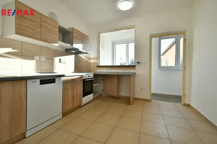 Pronájem bytu 3+1, Nová Paka, Masarykovo náměstí, 93 m2