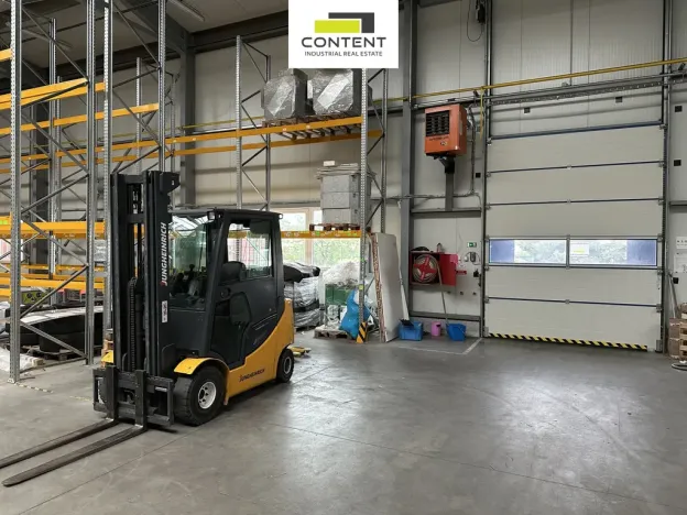 Pronájem skladu, Dubno, 5668 m2