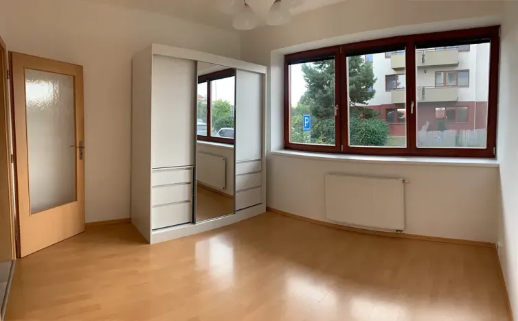 Pronájem bytu 2+kk, Jesenice, Cedrová, 46 m2