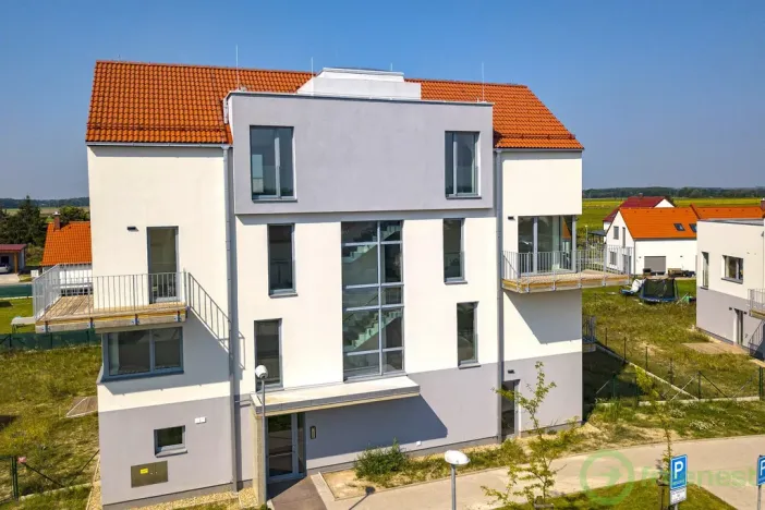 Pronájem bytu 2+kk, Opatovice nad Labem, Žákova, 76 m2