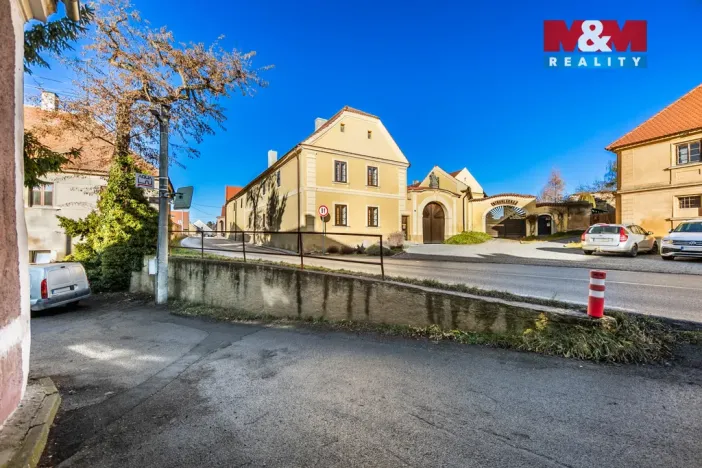 Pronájem zemědělské usedlosti, Dobrovíz, Kladenská, 10270 m2