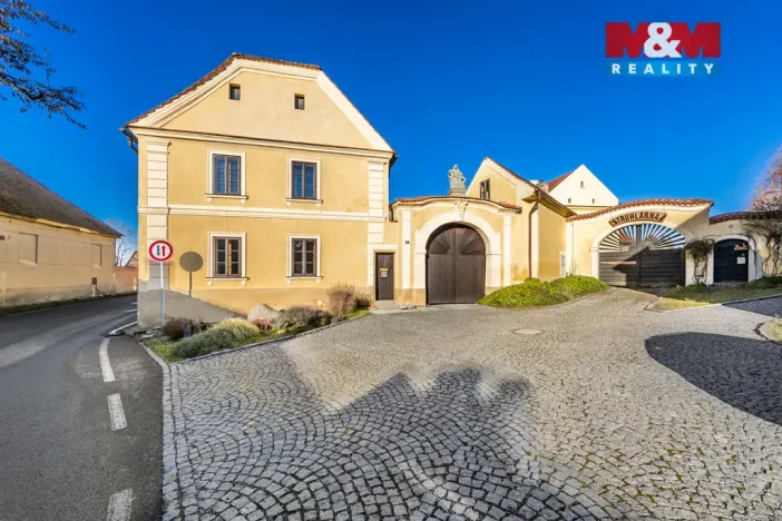 Pronájem zemědělské usedlosti, Dobrovíz, Kladenská, 10270 m2