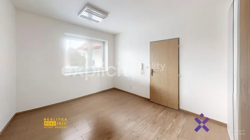 Pronájem kanceláře, Vizovice, Masarykovo nám., 15 m2
