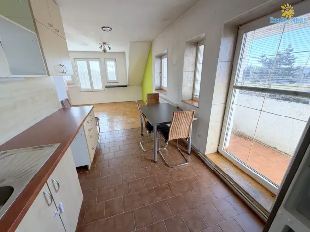 Prodej rodinného domu, Zlatníky-Hodkovice - Hodkovice, Slunečná, 300 m2