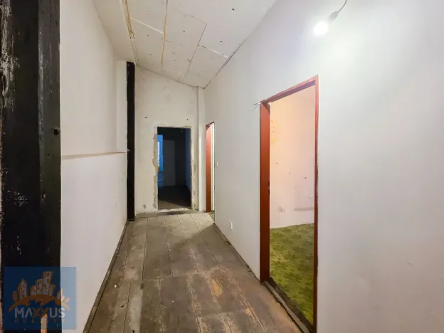 Pronájem výrobních prostor, Hostomice, Tyršovo náměstí, 220 m2