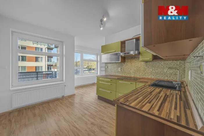 Prodej bytu 1+kk, Hradec Králové, Rybova, 41 m2