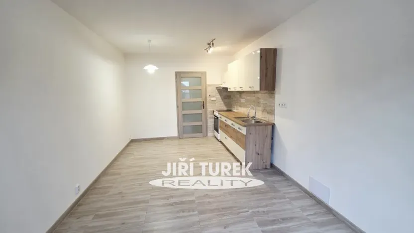 Pronájem bytu 2+kk, Praha - Kbely, Toužimská, 46 m2