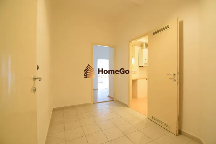 Pronájem bytu 2+kk, Praha - Nusle, U gymnázia, 65 m2