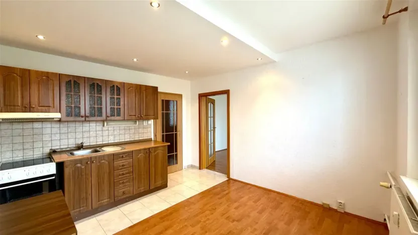 Prodej bytu 1+1, Cheb, Lesní, 36 m2