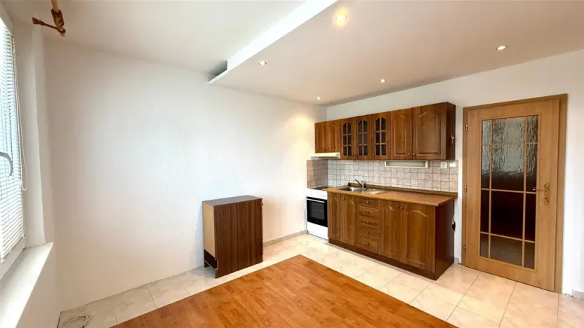 Prodej bytu 1+1, Cheb, Lesní, 36 m2