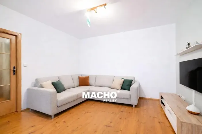 Pronájem bytu 3+kk, Líšnice, Varadov, 71 m2