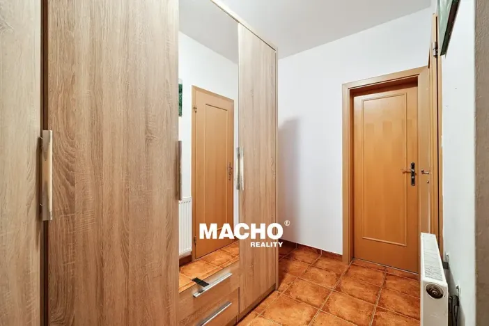 Pronájem bytu 3+kk, Líšnice, Varadov, 71 m2