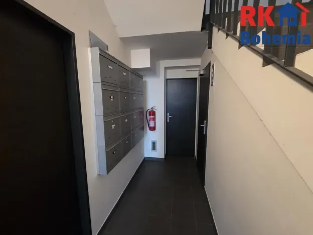 Pronájem bytu 2+kk, Praha - Michle, Pod Stárkou, 38 m2