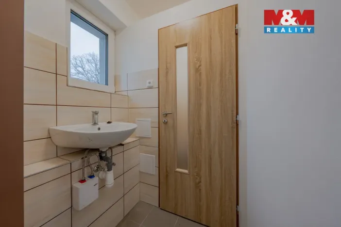 Pronájem skladu, Zubří, U Traktorky, 256 m2