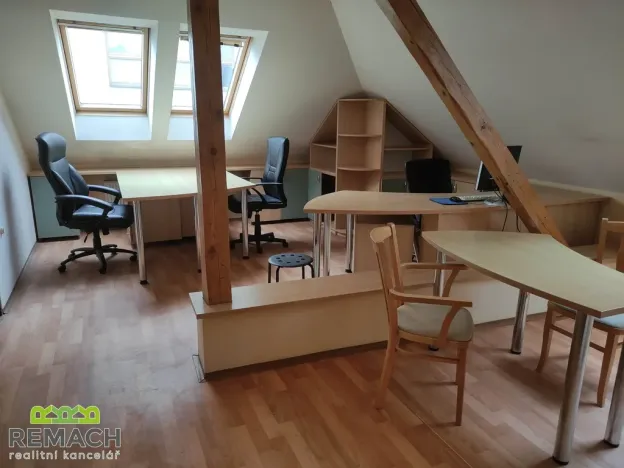 Pronájem kanceláře, Uherské Hradiště, Mariánské náměstí, 35 m2