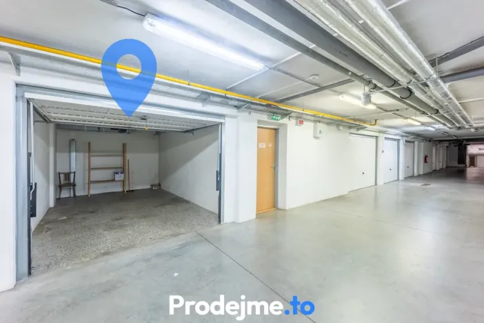 Pronájem garáže, Znojmo, Jarošova, 17 m2