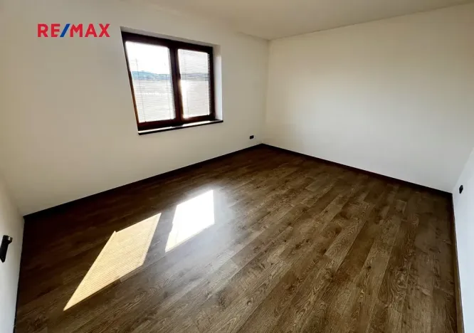 Prodej rodinného domu, Bánov, 197 m2