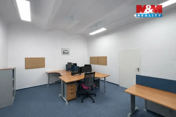 Pronájem kanceláře, Praha - Karlín, Sokolovská, 162 m2
