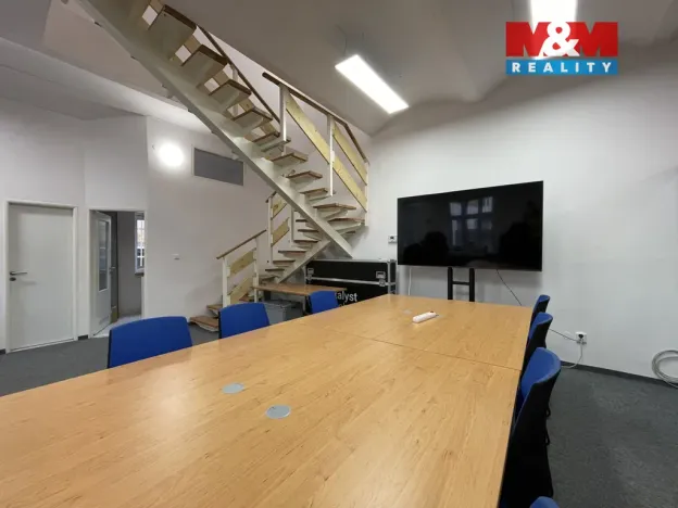 Pronájem kanceláře, Praha - Karlín, Sokolovská, 162 m2