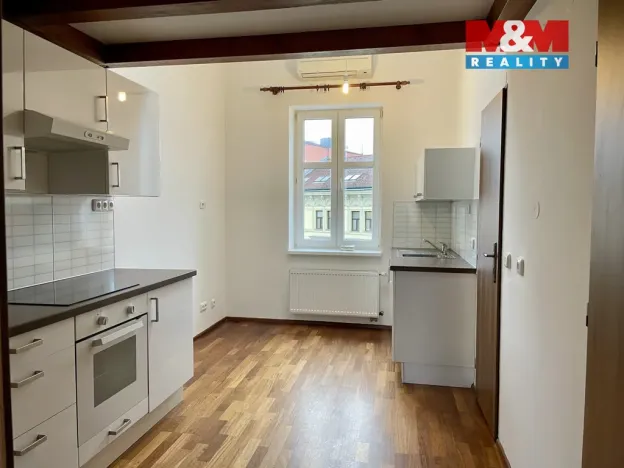 Pronájem bytu 2+1, Praha - Holešovice, Za papírnou, 62 m2