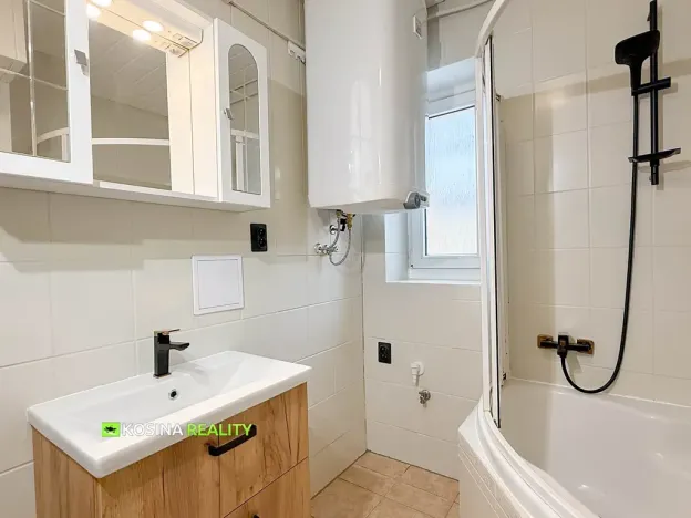 Prodej bytu 1+1, Božičany, 39 m2