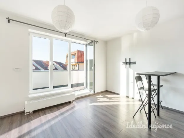 Pronájem bytu 1+kk, Přezletice, Pod Zahrady, 36 m2