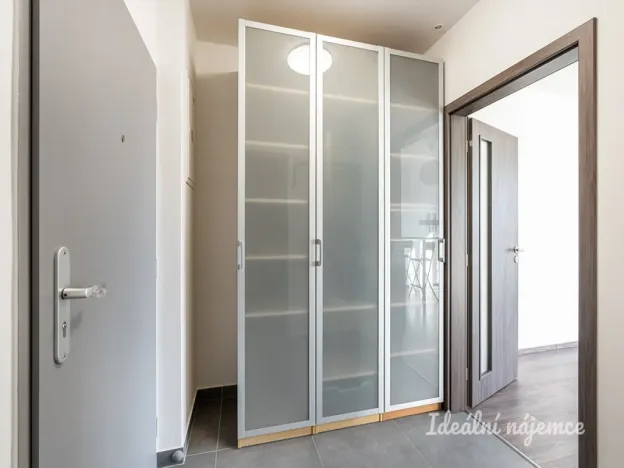 Pronájem bytu 1+kk, Přezletice, Pod Zahrady, 36 m2