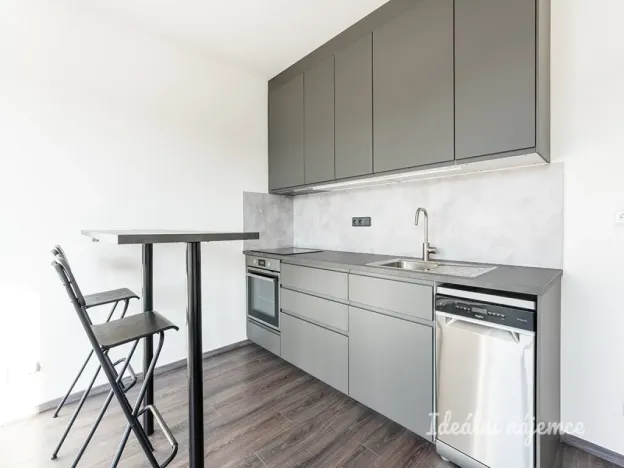 Pronájem bytu 1+kk, Přezletice, Pod Zahrady, 36 m2