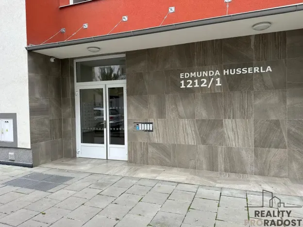 Pronájem garážového stání, Olomouc, Edmunda Husserla, 15 m2