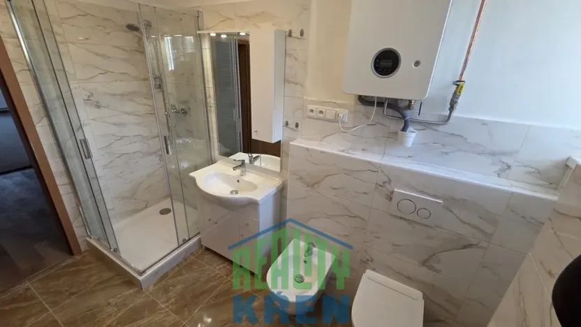 Pronájem bytu 2+1, Roztoky, Tyršovo nám., 65 m2