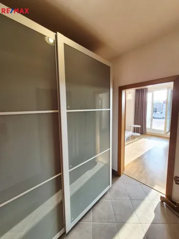 Pronájem bytu 1+kk, Praha - Ďáblice, Nad Akcízem, 34 m2