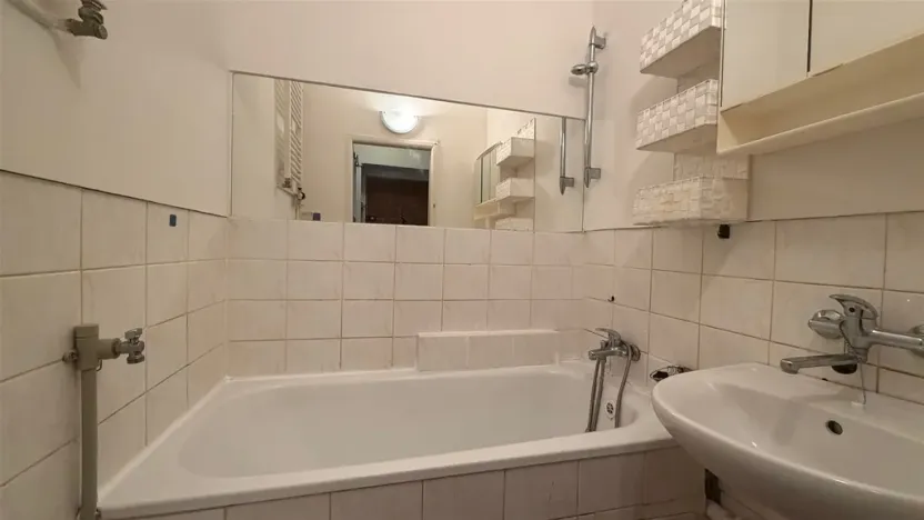 Pronájem bytu 2+1, Cheb, Jakubská, 56 m2