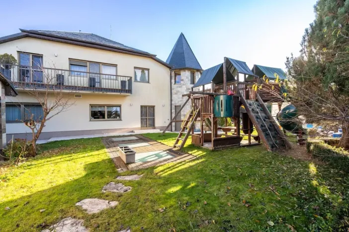 Prodej rodinného domu, Roztoky, Nad Vltavou, 700 m2