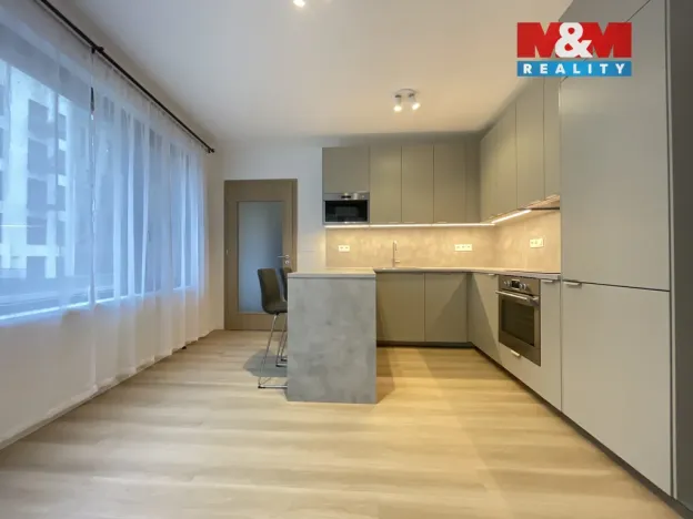 Pronájem bytu 2+kk, Praha - Košíře, Starokošířská, 43 m2
