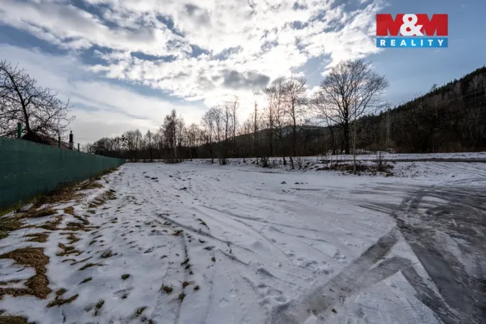 Prodej pole, Vsetín, 1931 m2