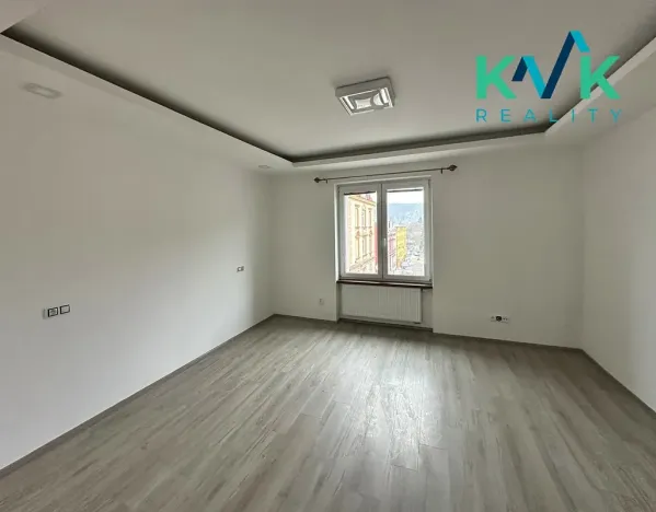 Pronájem bytu 1+1, Karlovy Vary, Chebská, 36 m2