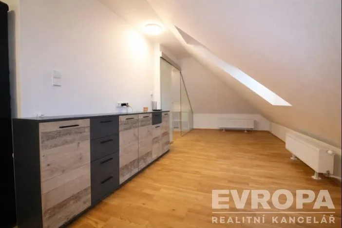 Pronájem bytu 2+kk, Praha - Suchdol, Budyňská, 50 m2